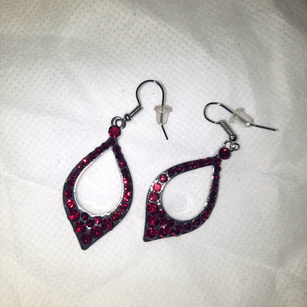 Depp red/silver earings